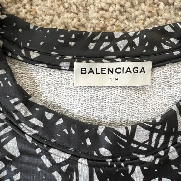 Balenciaga .T’S - graphic sweatshirt - size M - Picture 5 of 16